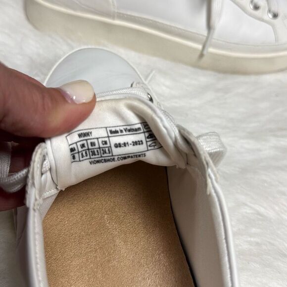 Vionic Women’s Winny White Leather Sneaker Size 8 - Picture 8 of 8